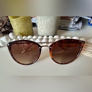 Women’s Sunglasses NWOT